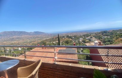 Apartment - Duplex - Resale - Marbella -
                La Mairena