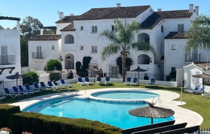 Apartment - Middle Floor Apartment - Resale - El Paraiso -
                El Paraíso