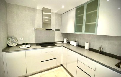 Apartment - Middle Floor Apartment - Resale -
            Marbella - RSF-76955