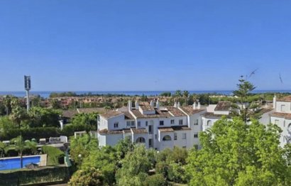 Apartment - Penthouse - Resale - Estepona -
                Atalaya