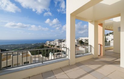 Apartment - Penthouse - Resale - Marbella - Altos de los Monteros