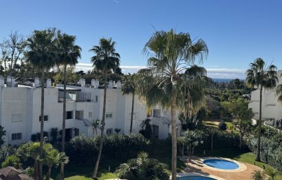 Apartment - Penthouse - Resale - Marbella -
                Guadalmina Baja