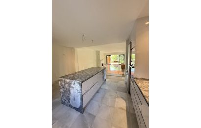 Ground floor apartment - Resale - Benahavís - Benahavís Centro