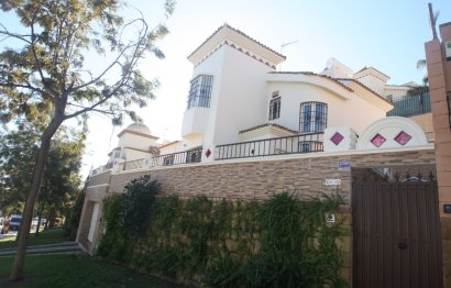 House - Detached Villa - Resale - Benalmádena - Benalmadena Centro