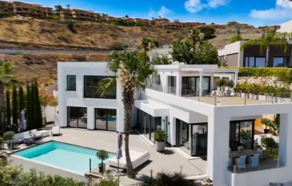 House - Detached Villa - Resale - El Paraiso - El Paraíso