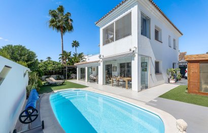 House - Detached Villa - Resale - Estepona - Costalita