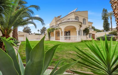 House - Detached Villa - Resale - Estepona - Estepona Centro