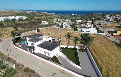 House - Detached Villa - Resale - Estepona - Estepona Centro