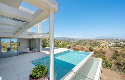 House - Detached Villa - Resale - Estepona - New Golden Mile