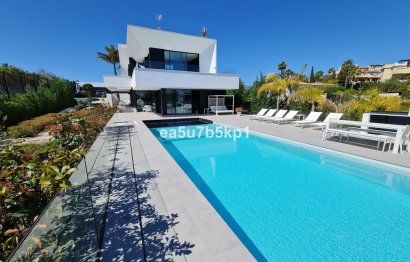 House - Detached Villa - Resale - Estepona - New Golden Mile