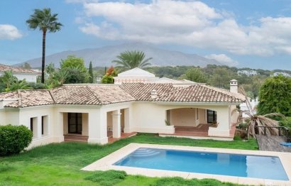 House - Detached Villa - Resale - Marbella - Nueva Andalucia
