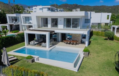 House - Detached Villa - Resale - Marbella - Santa Clara