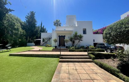 House - Detached Villa - Reventa - Sotogrande -
                Sotogrande