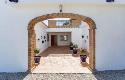 House - Finca - Cortijo - Resale - Estepona - Estepona Centro