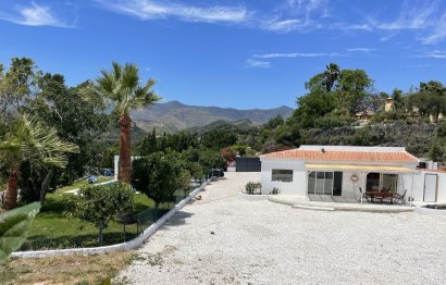 House - Finca - Cortijo - Resale - Estepona - Estepona Centro