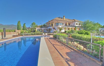 House - Finca - Cortijo - Resale - Estepona - Estepona Centro