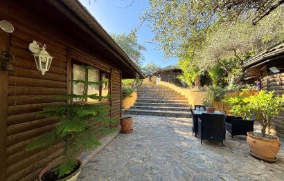 House - Resale -
            Monda - RS-94134