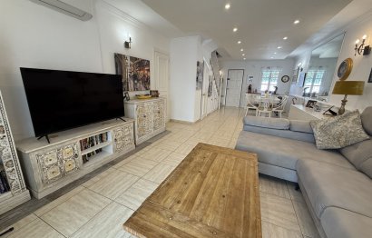 House - Semi-Detached House - Resale - Estepona - Benamara