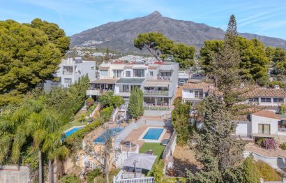 House - Semi-Detached House - Resale - Marbella - Nueva Andalucia