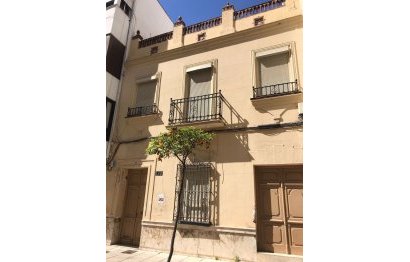 House - Townhouse - Resale - Estepona - Estepona Centro