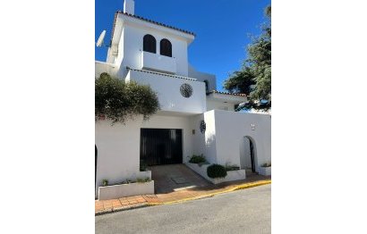 House - Townhouse - Resale - Estepona - Estepona Centro