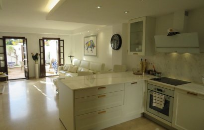 House - Townhouse - Resale - Estepona - Estepona Centro