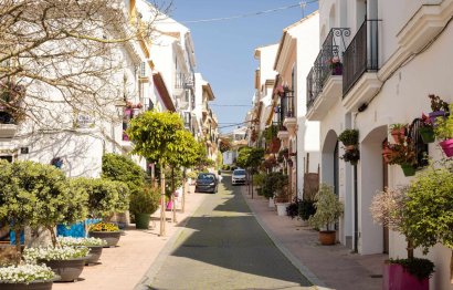 House - Townhouse - Resale - Estepona - Estepona Centro