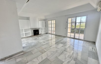 House - Townhouse - Resale - Estepona - Estepona Centro