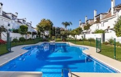 House - Townhouse - Resale - Marbella - Nueva Andalucia