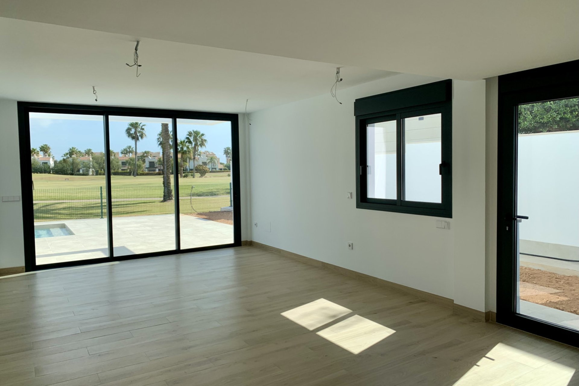 Obra nueva - Casa - Roda Golf