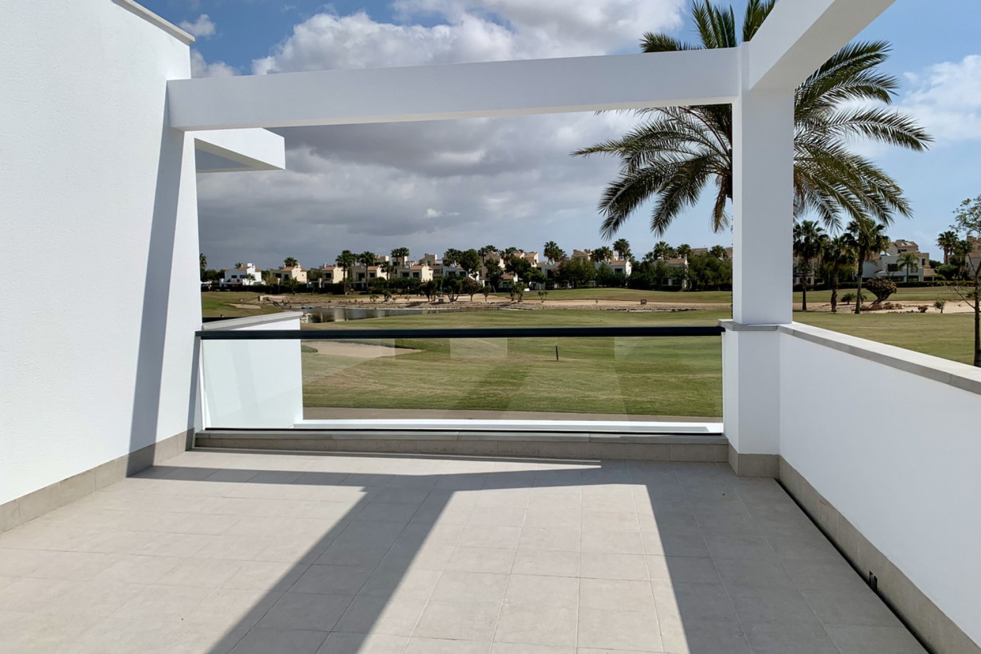 Obra nueva - Casa - Roda Golf