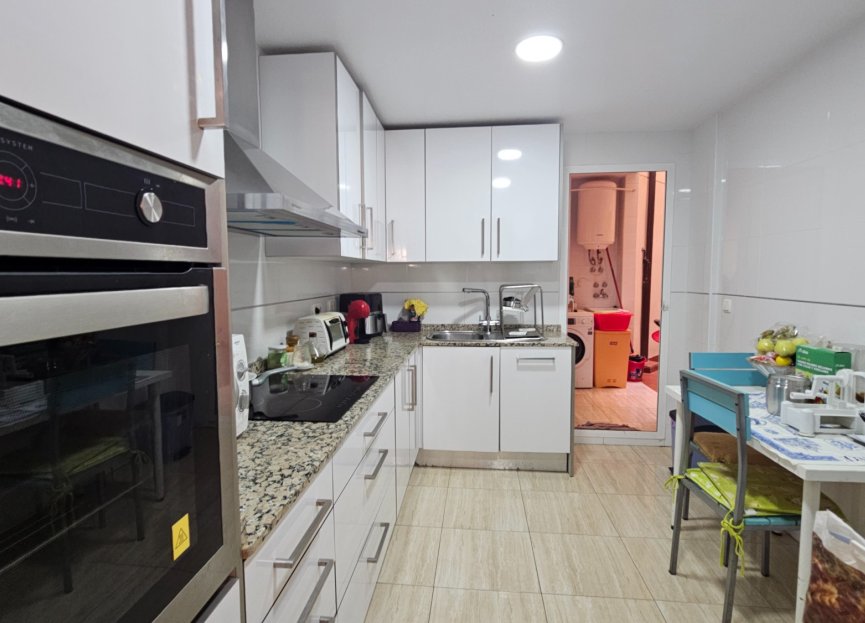 Resale - Apartment - Aguilas - Center