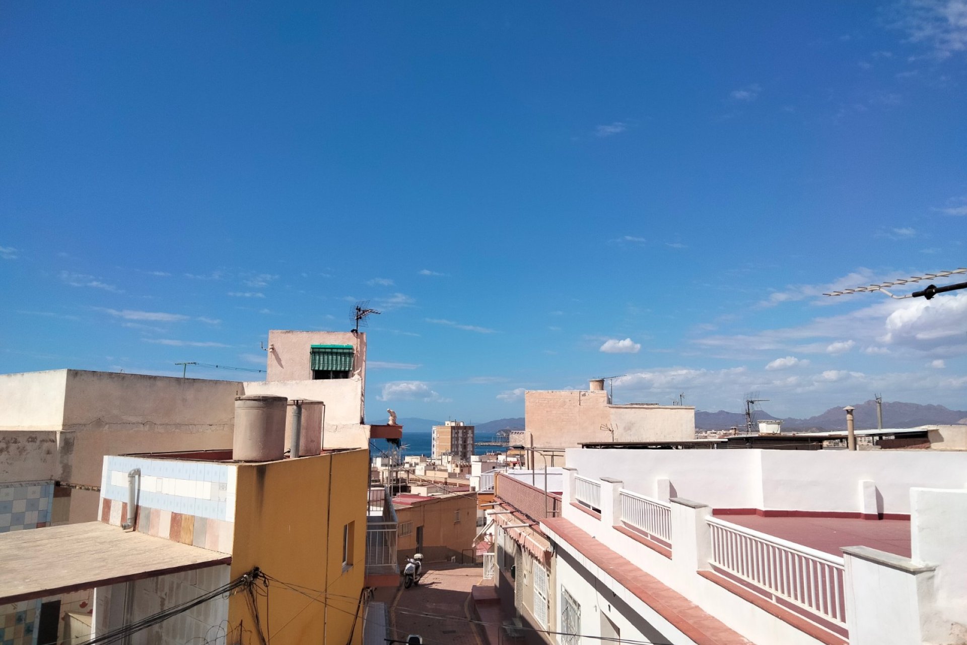 Resale - Apartment - Aguilas - Center