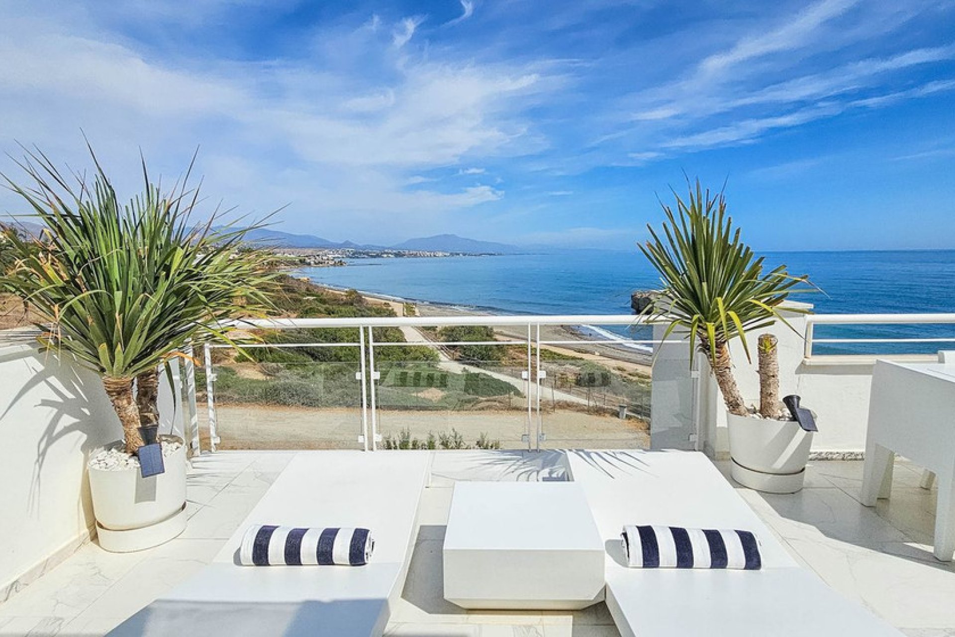 Resale - Apartment - Casares Playa - Casares