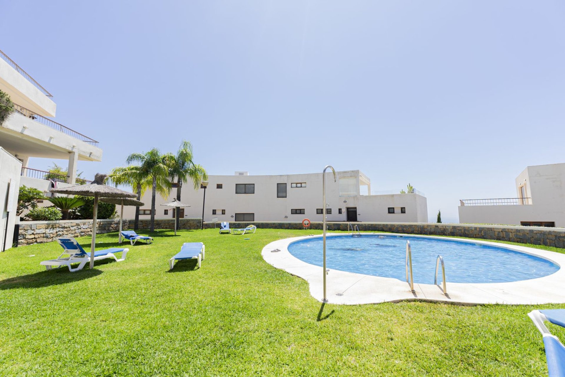 Resale - Apartment - Duplex - Marbella - Altos de los Monteros