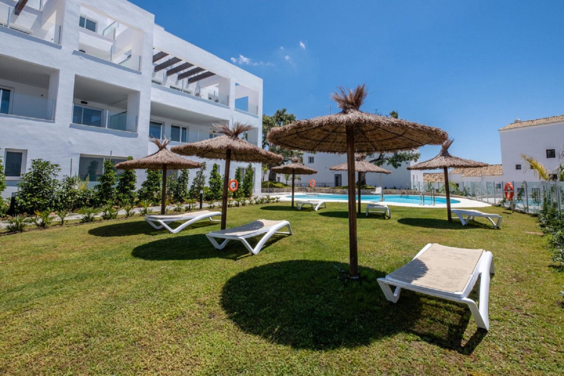 Resale - Apartment - Duplex - Marbella - Altos de los Monteros