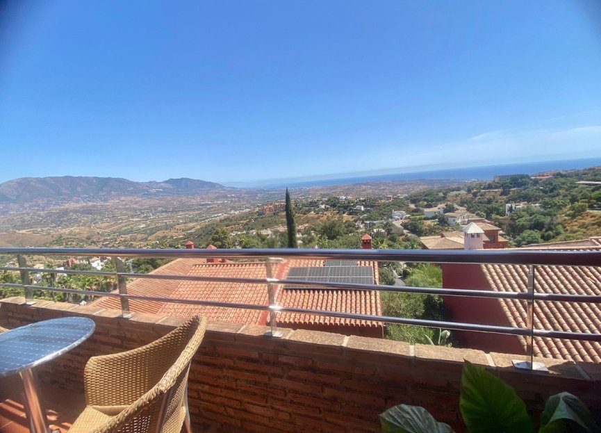 Resale - Apartment - Duplex - Marbella - La Mairena