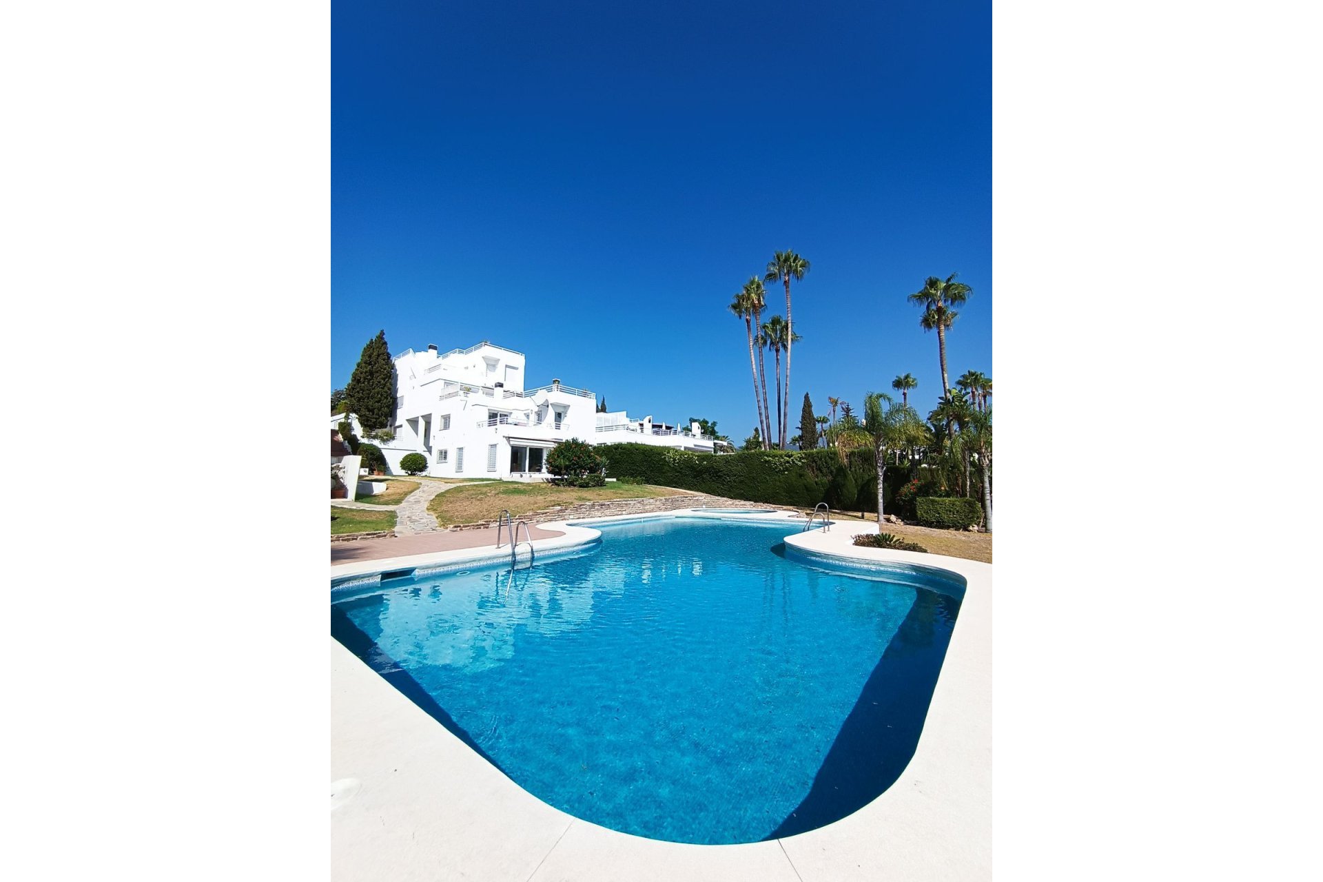 Resale - Apartment - Duplex - Marbella - Nueva Andalucia