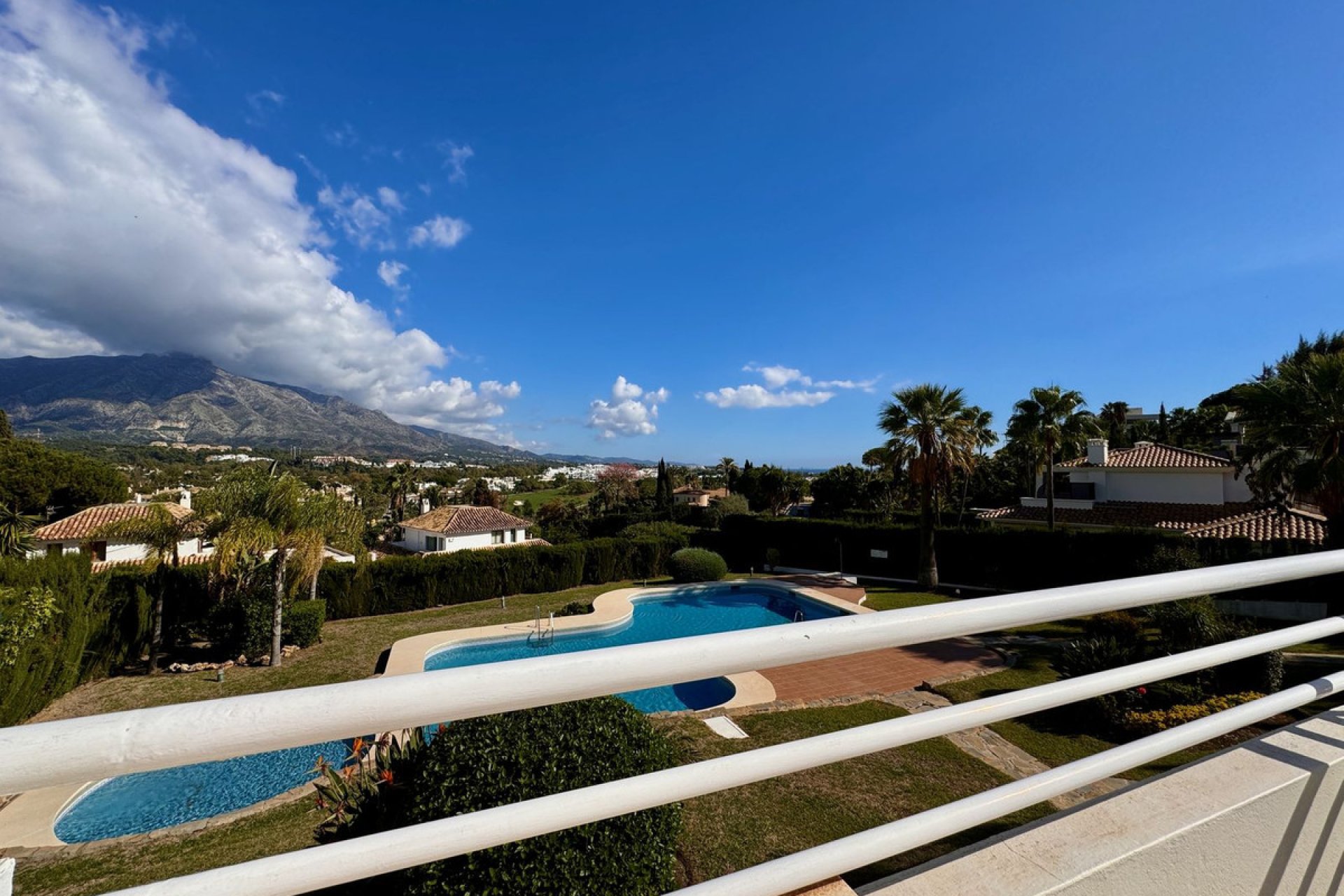 Resale - Apartment - Duplex - Marbella - Nueva Andalucia