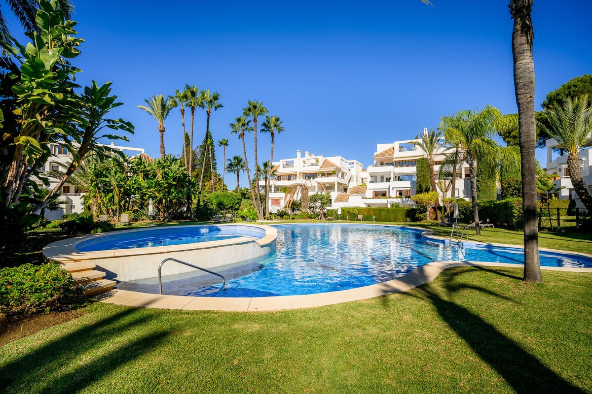 Resale - Apartment - Duplex - Marbella - Nueva Andalucia