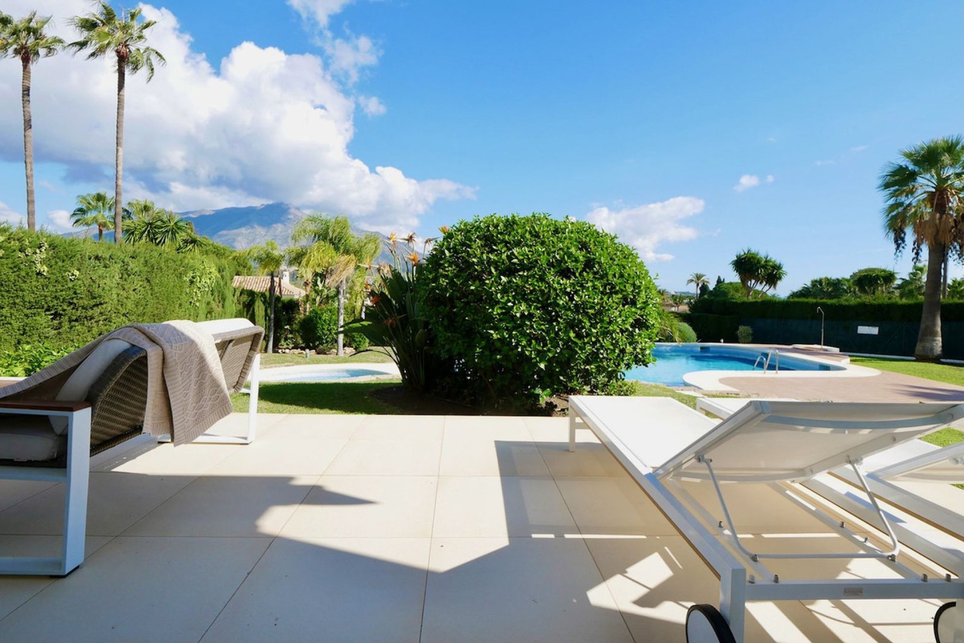 Resale - Apartment - Duplex - Marbella - Nueva Andalucia