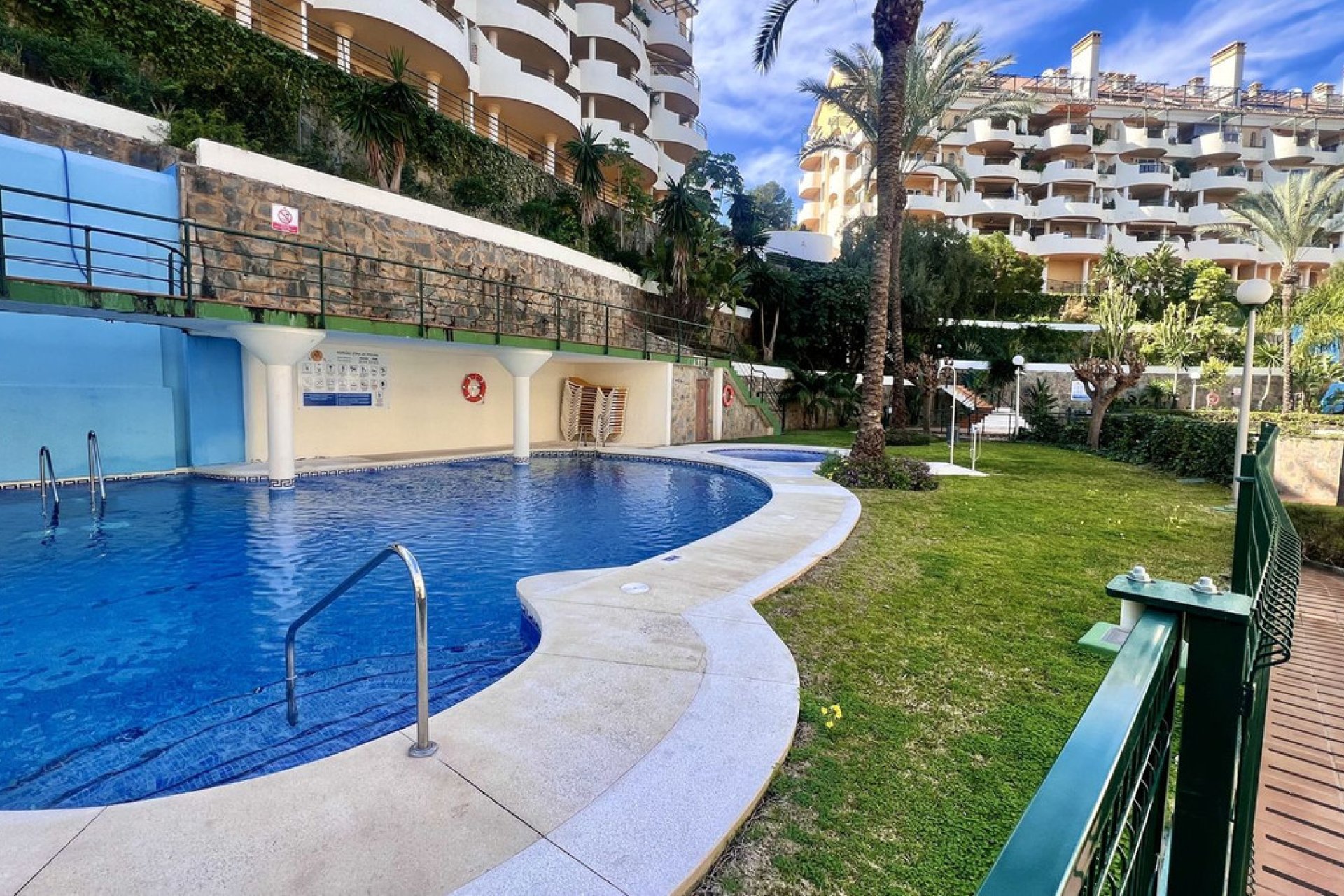 Resale - Apartment - Duplex - Marbella - Nueva Andalucia