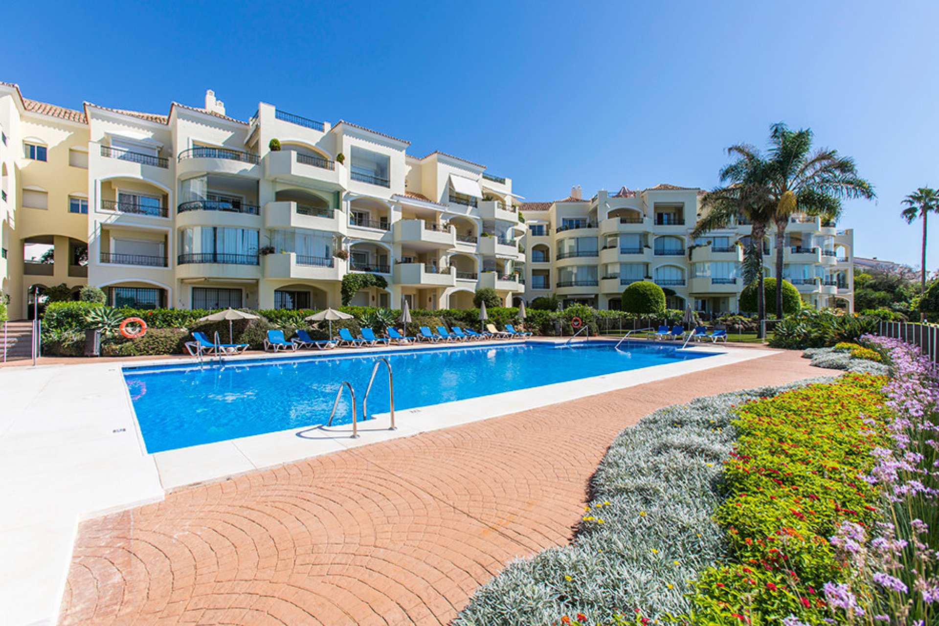 Resale - Apartment - Elviria