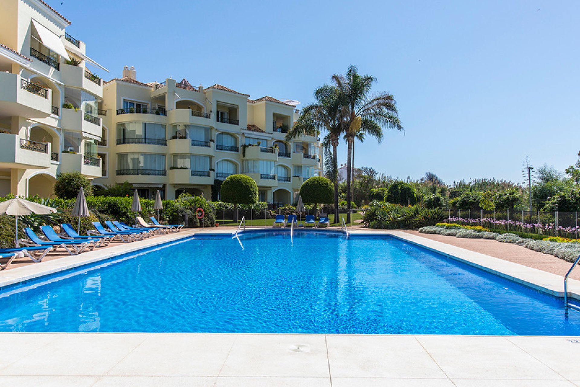 Resale - Apartment - Elviria