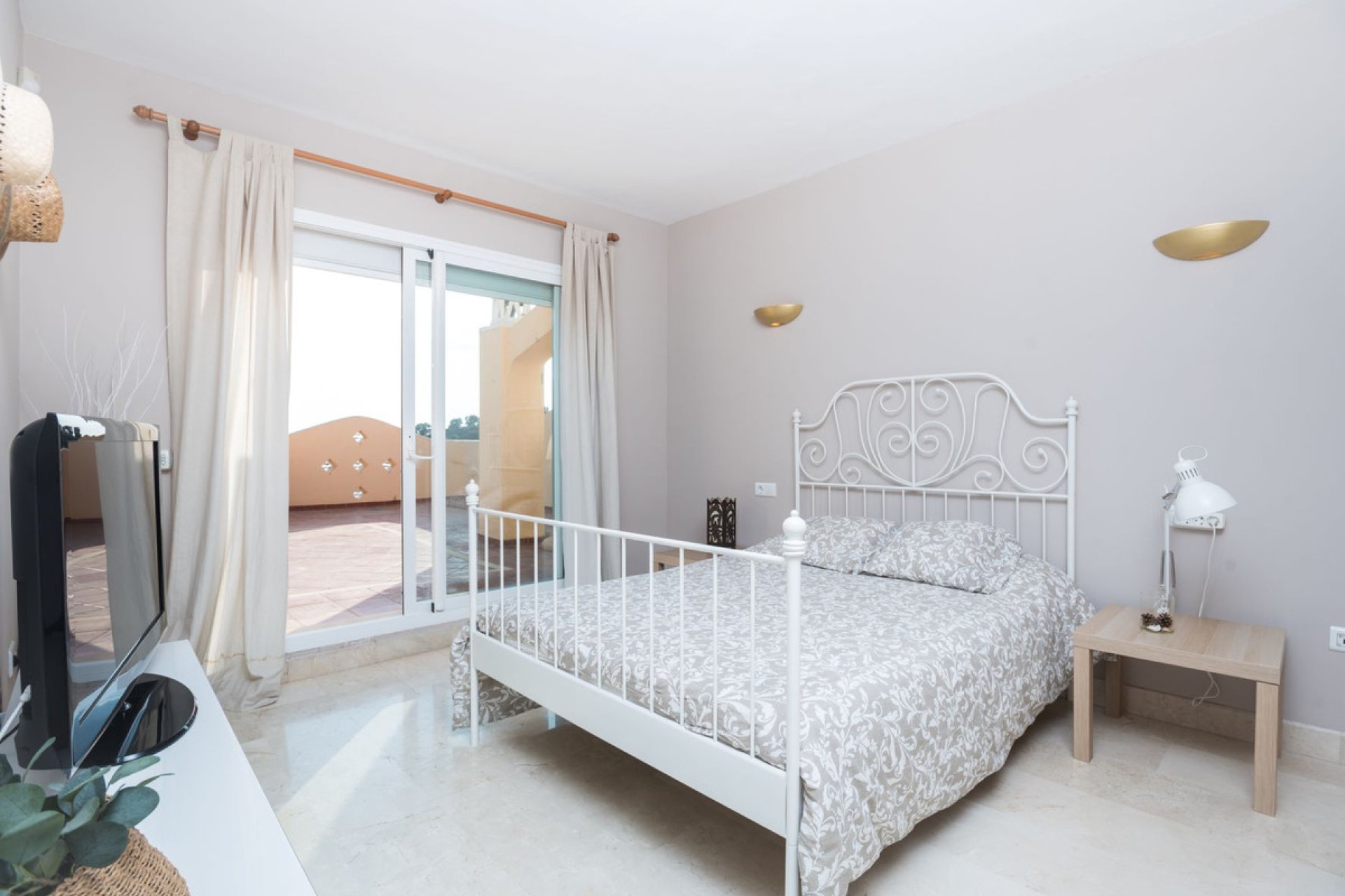 Resale - Apartment - Elviria