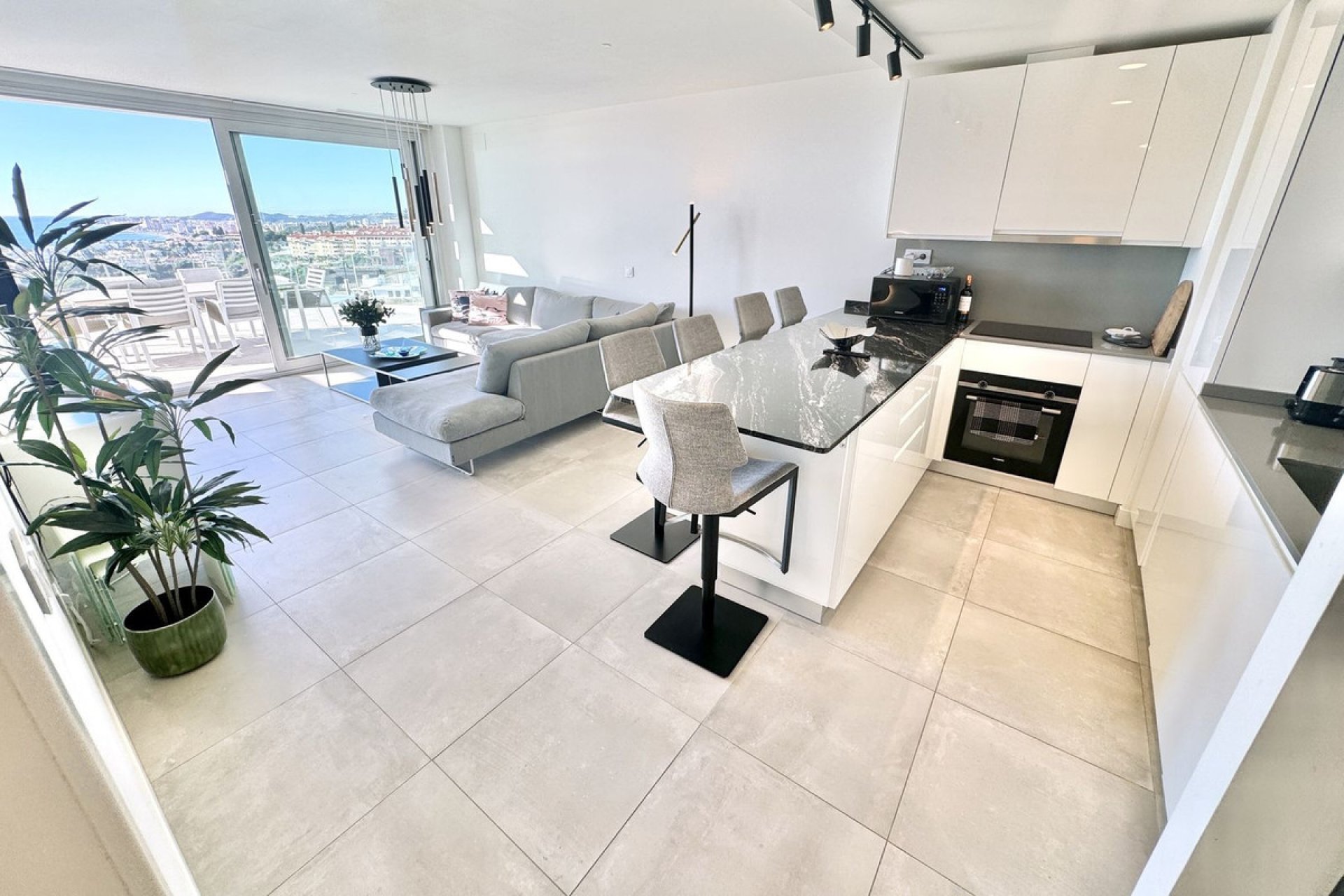 Resale - Apartment / flat - Benalmádena
