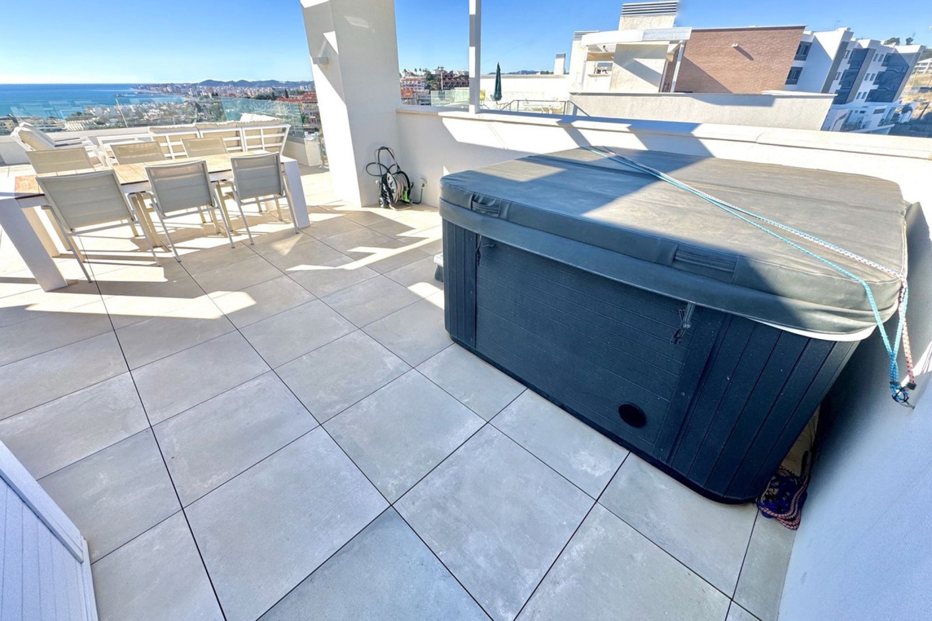 Resale - Apartment / flat - Benalmádena