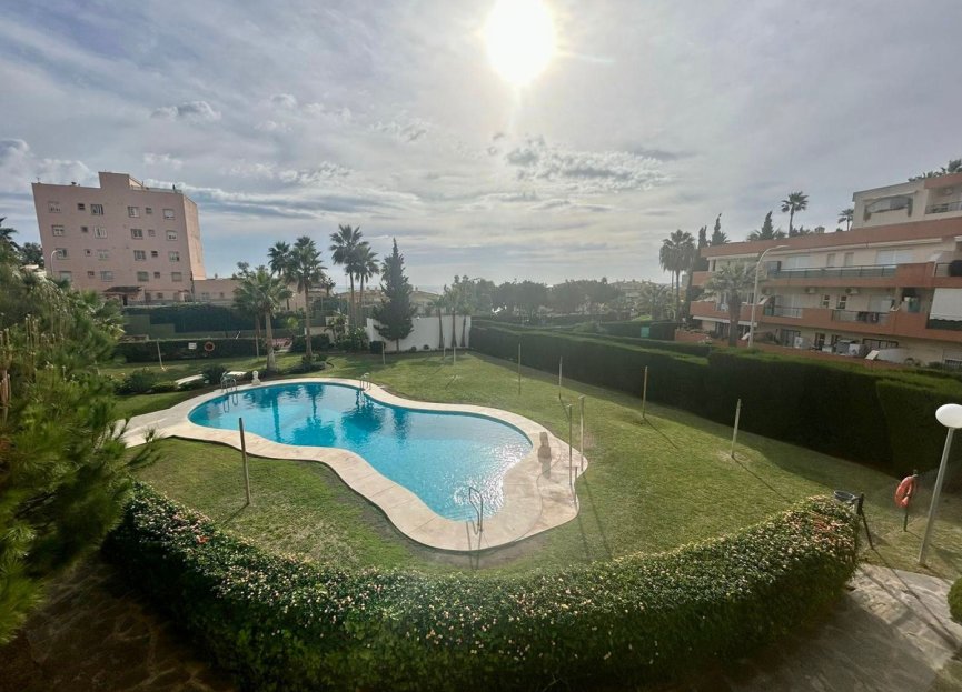 Resale - Apartment / flat - Benalmádena