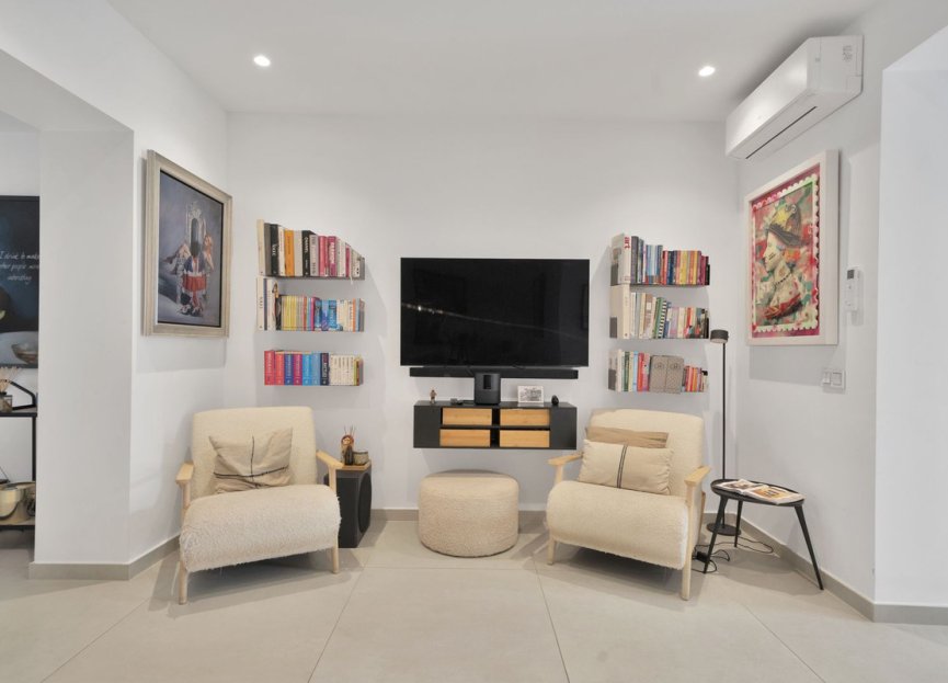 Resale - Apartment / flat - Estepona