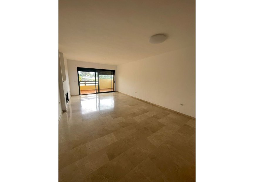 Resale - Apartment / flat - Estepona